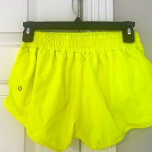 Lululemon 2.5 hottty hot low rise shorts